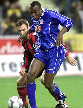 表现卓越 表现卓越